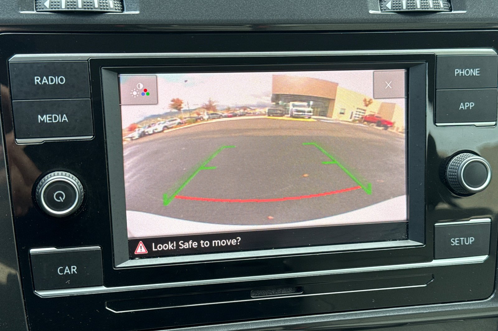 Used 2018 Volkswagen Golf S FWD image 21