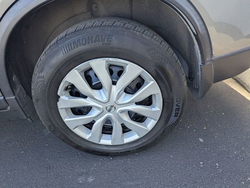 Used 2016 Nissan Rogue S image 7