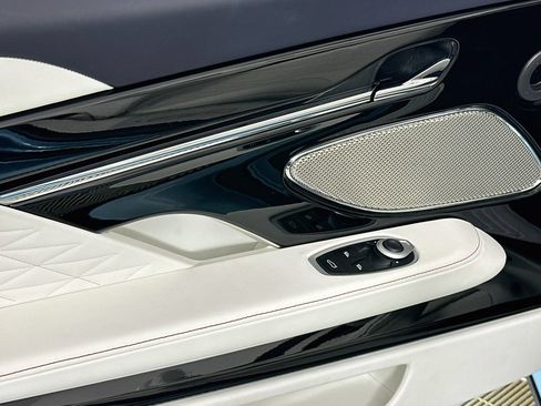 Used 2024 Aston Martin DB12 Convertible RWD image 20