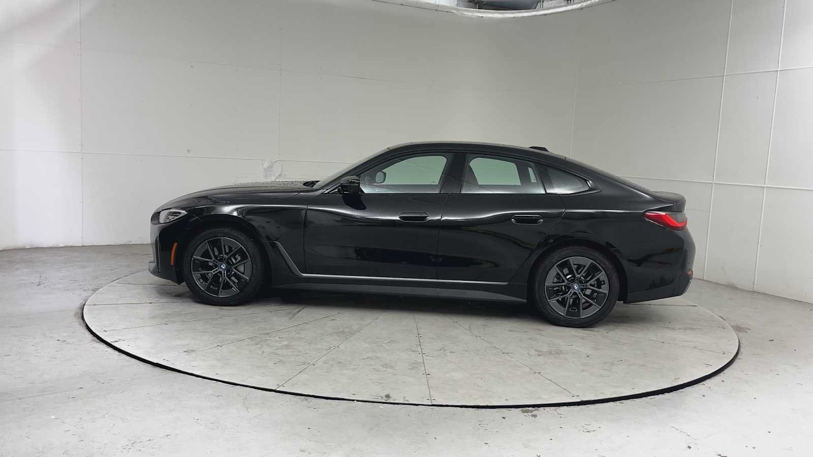 Used 2023 BMW i4 eDrive35 w/ Premium Package RWD image 5
