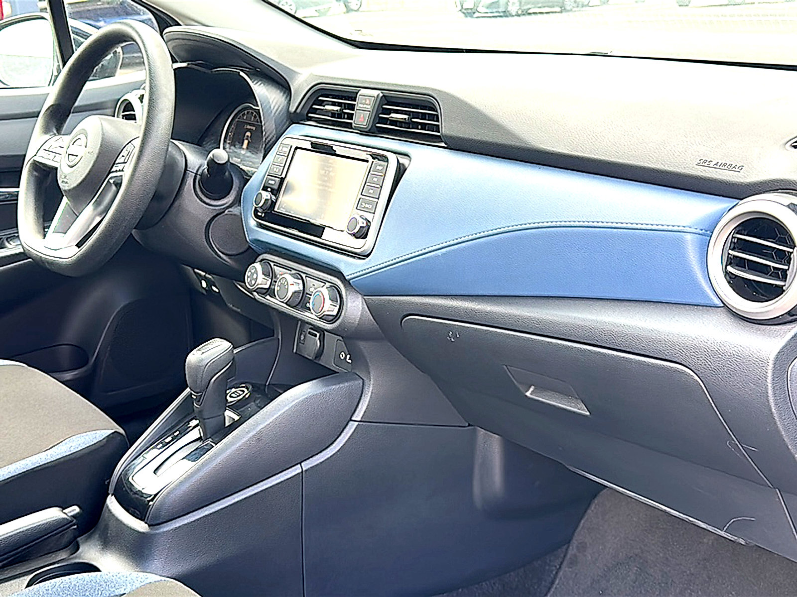 Used 2025 Nissan Versa SV FWD image 22