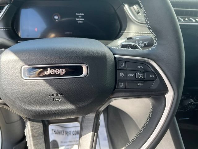 Used 2025 Jeep Grand Cherokee L Limited w/ Trailer Tow Package AWD/4WD image 31