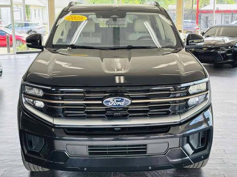 Used 2025 Ford Expedition Platinum w/ Driver's Package AWD/4WD image 20