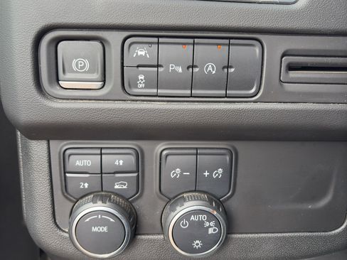 Used 2023 Chevrolet Tahoe LT AWD/4WD image 31