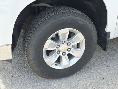 Used 2023 Chevrolet Silverado 1500 LT w/ Protection Package image 2