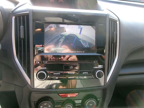 Used 2019 Subaru Crosstrek 2.0i Premium w/ Moonroof Package image 15