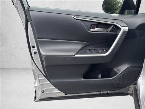 Used 2020 Toyota RAV4 XLE Premium FWD image 11