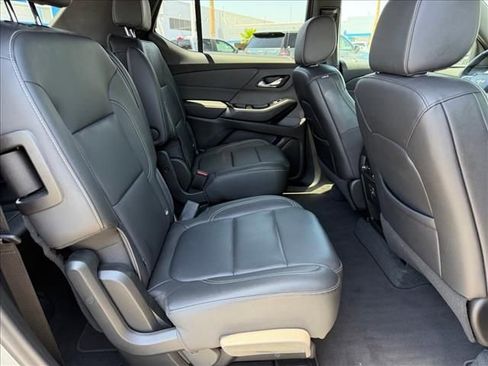 Certified 2023 Chevrolet Traverse LT FWD image 11