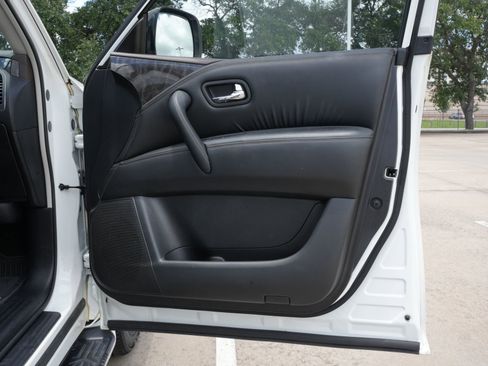 Used 2023 Nissan Armada Platinum w/ Captain's Chairs Package RWD image 26