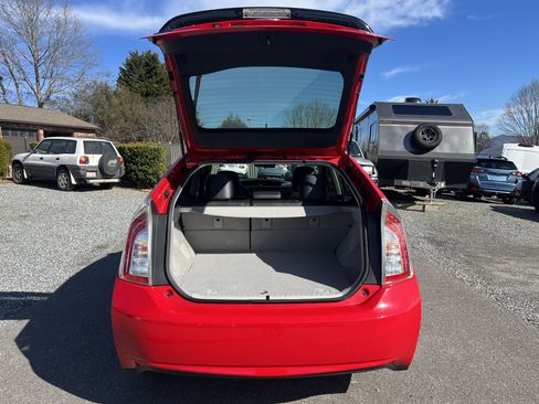 Used 2015 Toyota Prius Four image 13