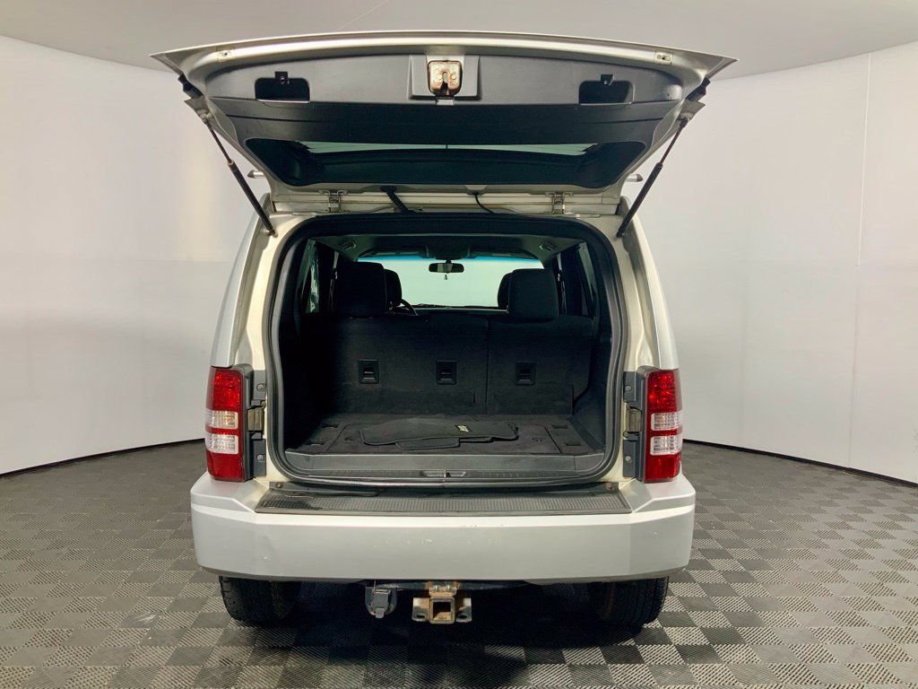 Used 2010 Jeep Liberty Sport w/ Popular Equipment Group AWD/4WD image 13