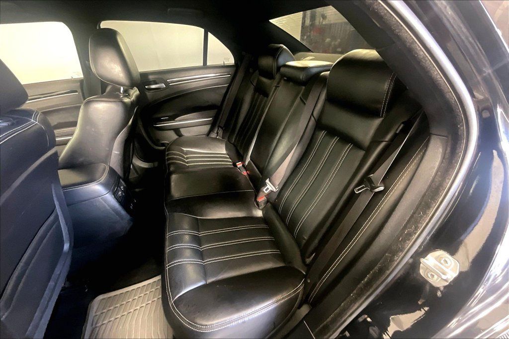 Used 2019 Chrysler 300 S AWD/4WD image 32