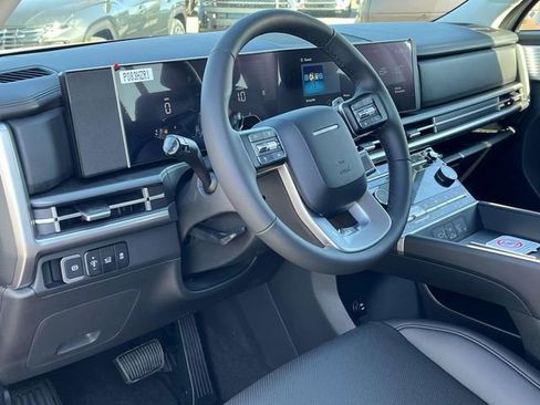 Used 2025 Hyundai Santa Fe SEL image 10