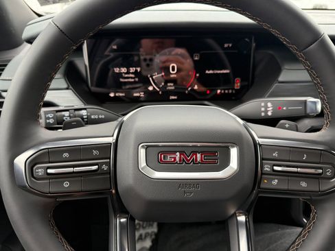 New 2026 GMC Acadia AT4 image 27