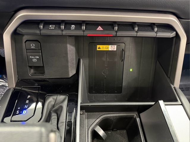 Used 2024 Toyota Sequoia Limited AWD/4WD image 32