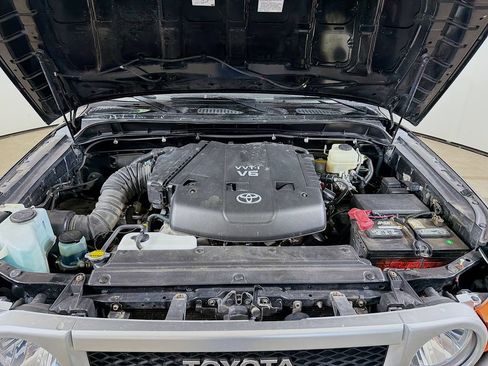 Used 2007 Toyota FJ Cruiser 4WD image 25