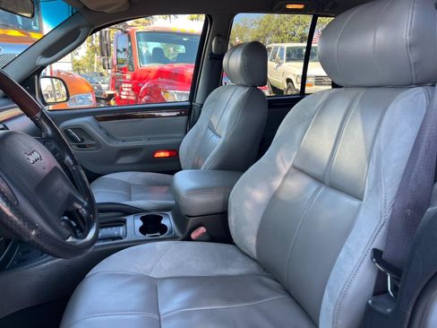 Used 2002 Jeep Grand Cherokee Overland image 16