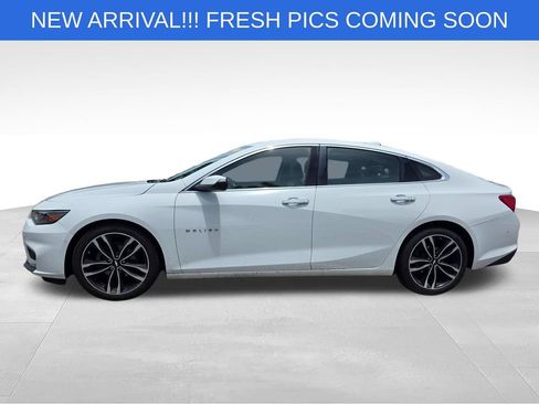 Used 2016 Chevrolet Malibu Premier w/ Driver Confidence Package II FWD image 3