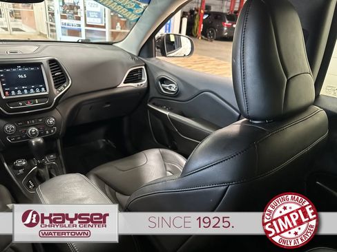 Certified 2021 Jeep Cherokee Latitude Lux w/ Comfort/Convenience Group AWD/4WD image 13