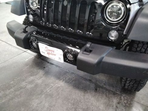 Used 2018 Jeep Wrangler Sport image 13