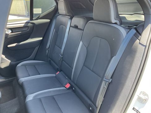 Used 2023 Volvo XC40 Recharge Core AWD/4WD image 19