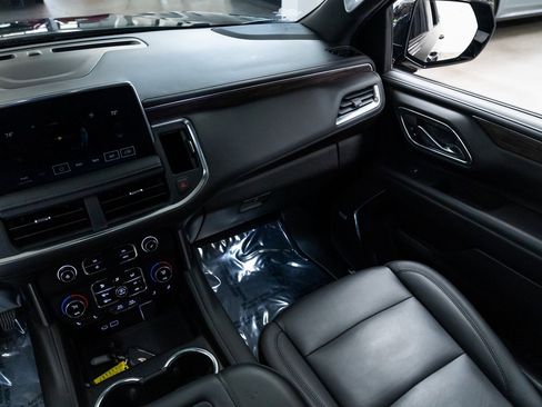 Used 2022 Chevrolet Tahoe Z71 w/ Z71 Off-Road Package image 11