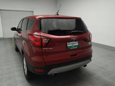 Used 2019 Ford Escape SE FWD image 6