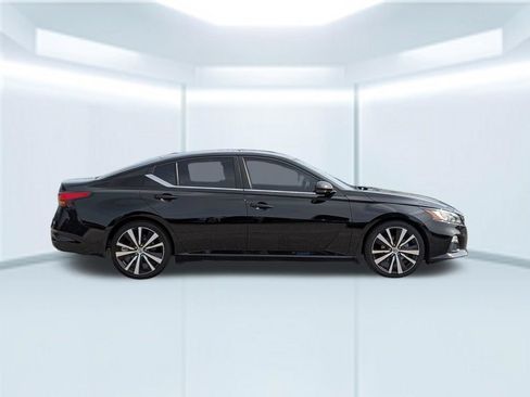 Used 2019 Nissan Altima 2.5 SR FWD image 7
