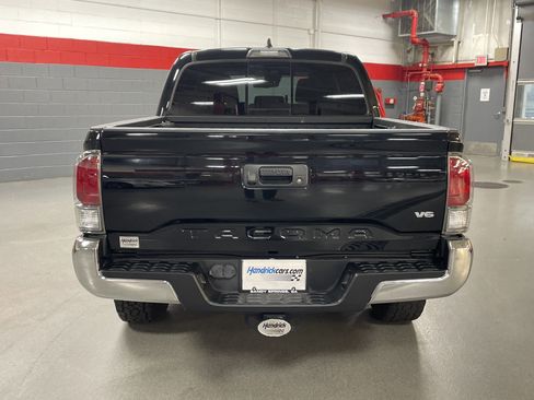 Used 2020 Toyota Tacoma TRD Off-Road image 9