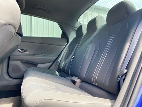 Used 2021 Hyundai Elantra SEL FWD image 21