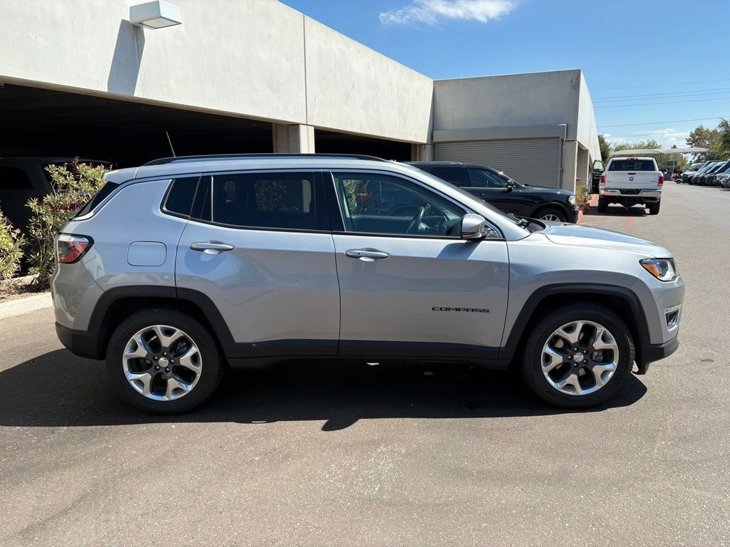 Used 2018 Jeep Compass Limited w/ Navigation Group FWD image 5