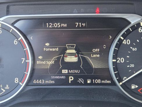 Used 2024 Nissan Rogue SV w/ SV Premium Package FWD image 15