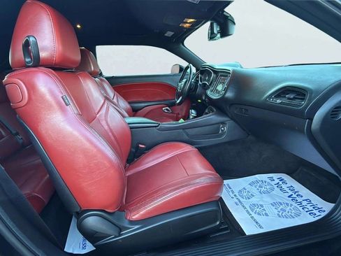 Used 2018 Dodge Challenger SXT Plus image 9