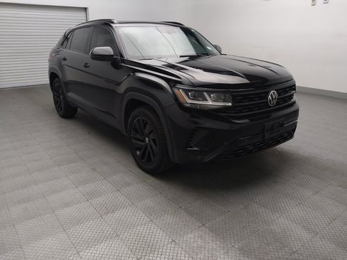 Used 2022 Volkswagen Atlas Cross Sport SE FWD image 13