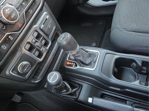 Used 2020 Jeep Wrangler Unlimited Sport S image 25