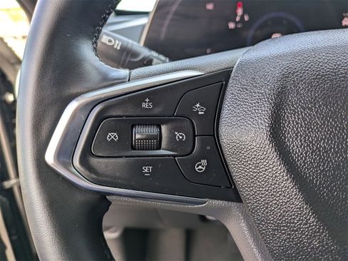 Used 2025 Chevrolet Trax LT w/ LT Convenience Package image 22