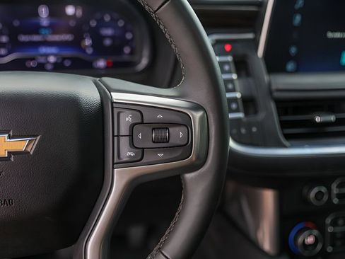 Used 2023 Chevrolet Suburban LT w/ Luxury Package image 13