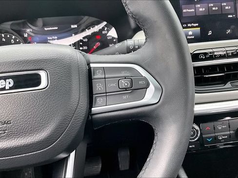 Used 2024 Jeep Compass Limited AWD/4WD image 12
