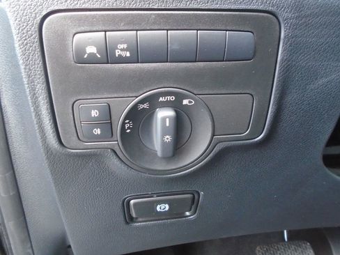 Used 2023 Mercedes-Benz Metris Metris Passenger Van Standard image 12