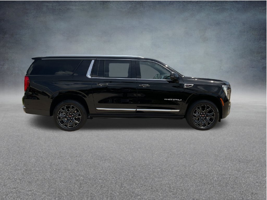 Used 2025 GMC Yukon XL Denali w/ Sun & Power Step Package AWD/4WD image 8