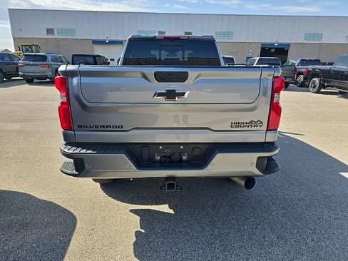 Used 2024 Chevrolet Silverado 2500 High Country image 4