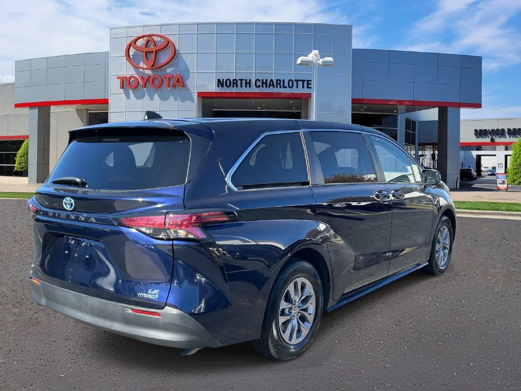 Used 2022 Toyota Sienna LE AWD/4WD image 8