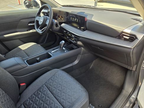 Used 2026 Nissan Kicks SV FWD image 29