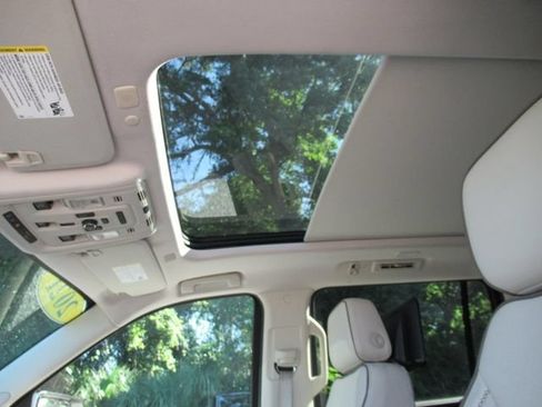 Used 2021 GMC Yukon XL Denali w/ Denali Premium Package RWD image 19