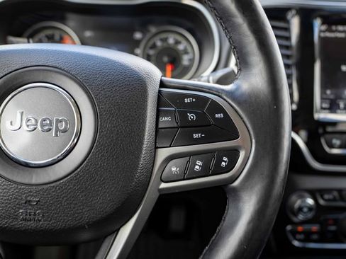 Used 2019 Jeep Cherokee Limited w/ Luxury Group AWD/4WD image 30