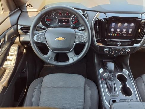 Used 2023 Chevrolet Traverse LT FWD image 6