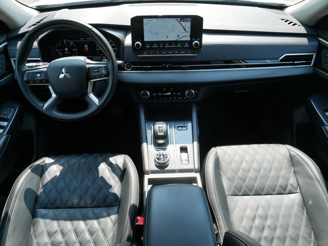 Used 2024 Mitsubishi Outlander SEL AWD/4WD image 12