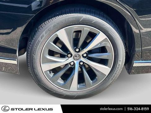 Used 2022 Lexus LS 500 AWD w/ Accessory Package (Z2) image 11