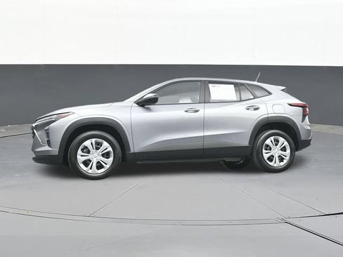 Used 2024 Chevrolet Trax LS FWD image 56