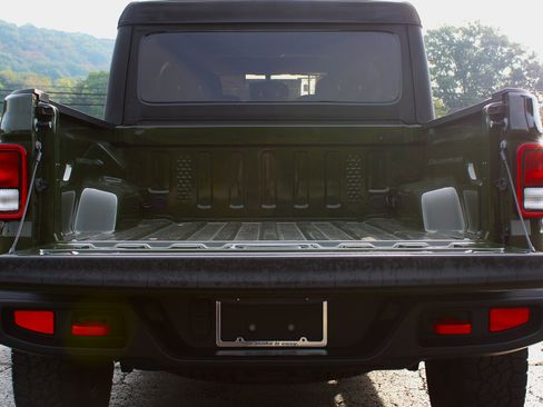 Used 2022 Jeep Gladiator Mojave image 14